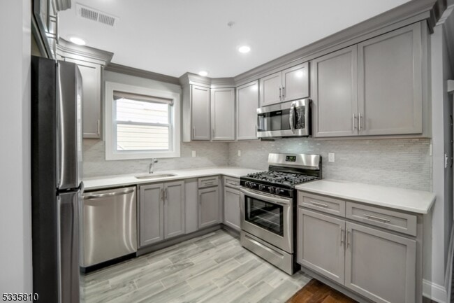 Photo - 146 N 15th St Unit 2