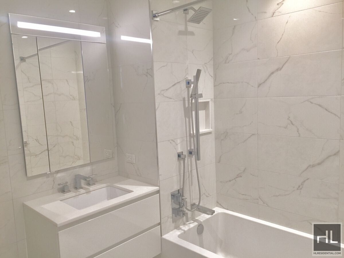 East 44th Street - East 44th Street Unidad 22C