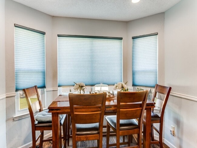 Photo - 6008 Meadowdale Rd