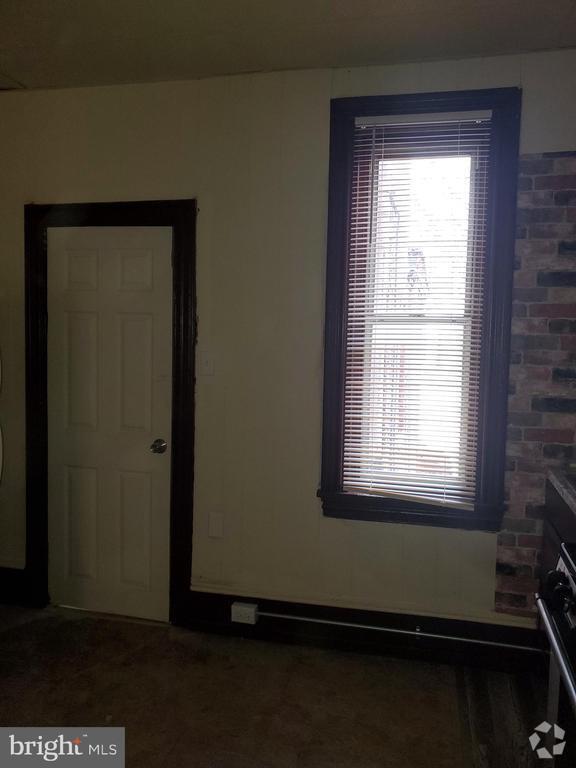 Building Photo - 2526 N 5th St Rental