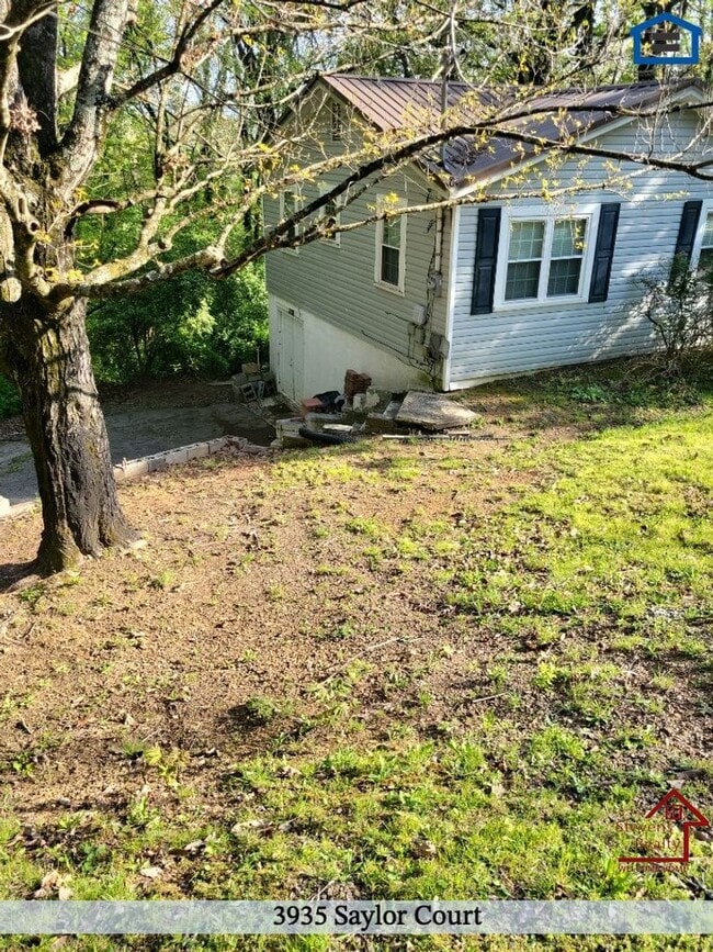 Photo - 3935 Saylor Ct
