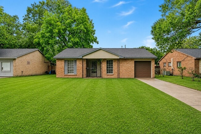 Building Photo - 5725 Melanite Ave