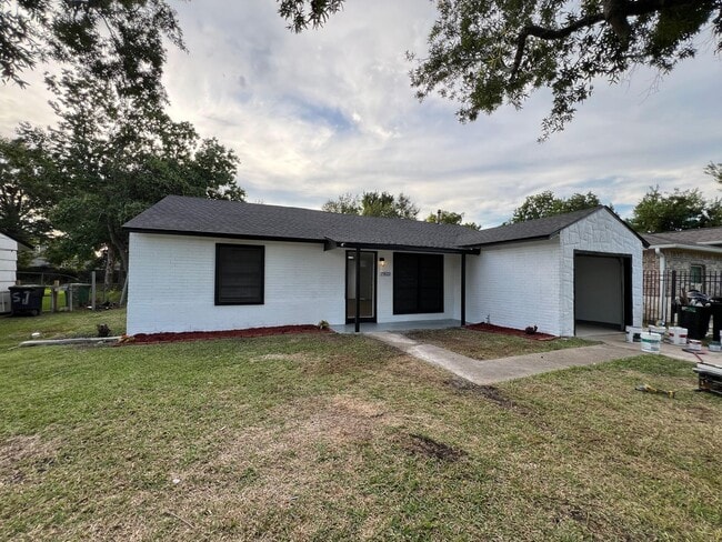 Photo - Gorgeous all renovated Home in Houston TX,...