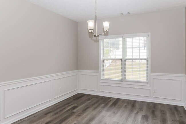 Photo - 652 Adams Landing Ct