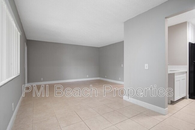 Building Photo - 516 Meadows Cir Rental