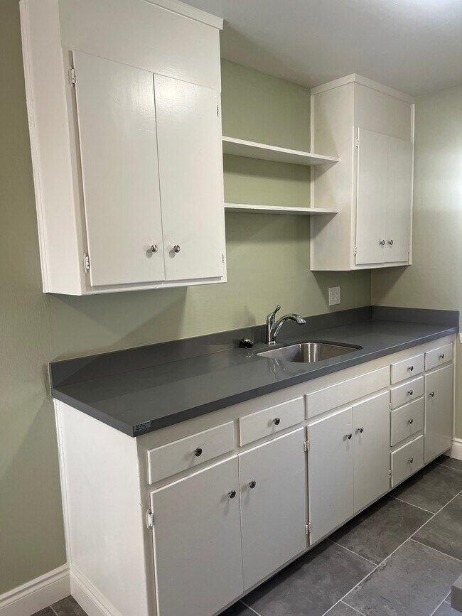 Building Photo - 2125 92nd Ave