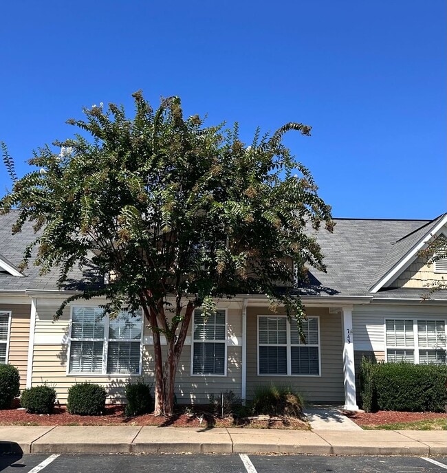 Building Photo - Exclusively Offered By Muse Realty Rentals...