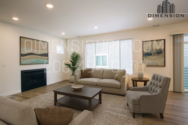 Photo - 5811 27th St NE