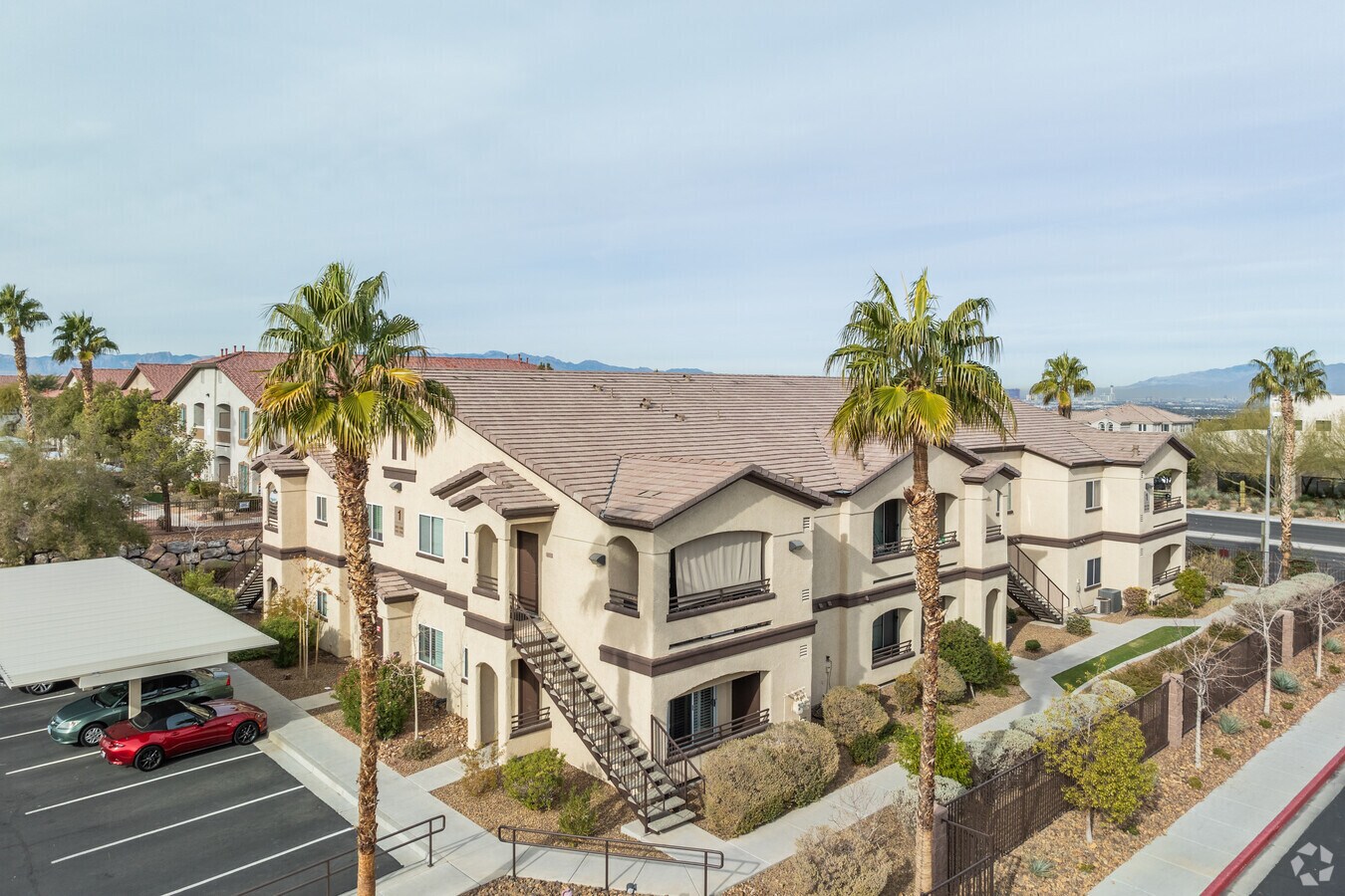 Alternate Image - Gables
