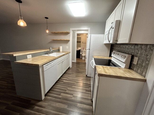 Photo - 121 Walker St