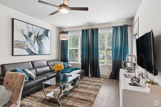 1BR,1BA - 800SF - Living Room