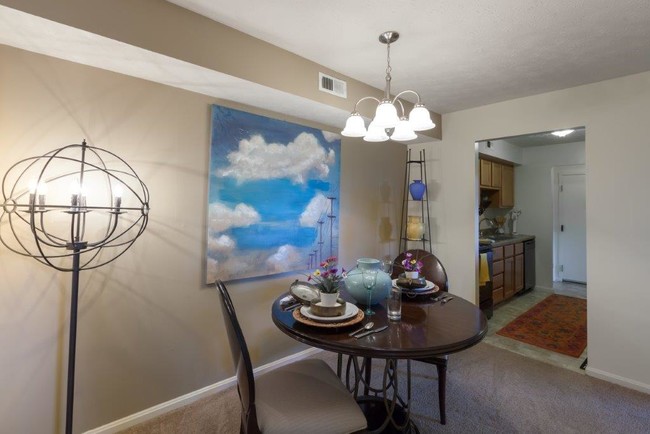 Merlot - Dining Room