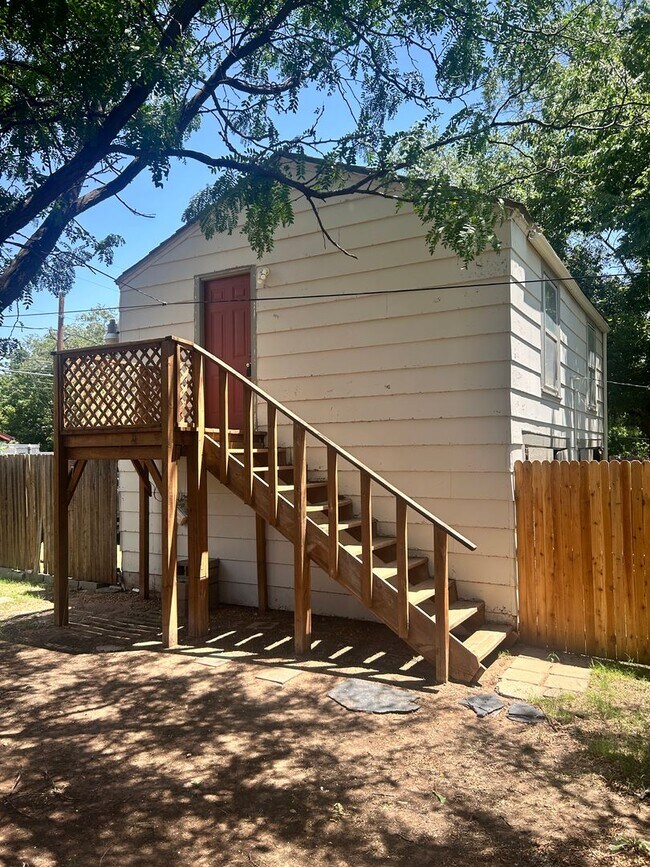 Photo - 2122 16th St Unit Rear