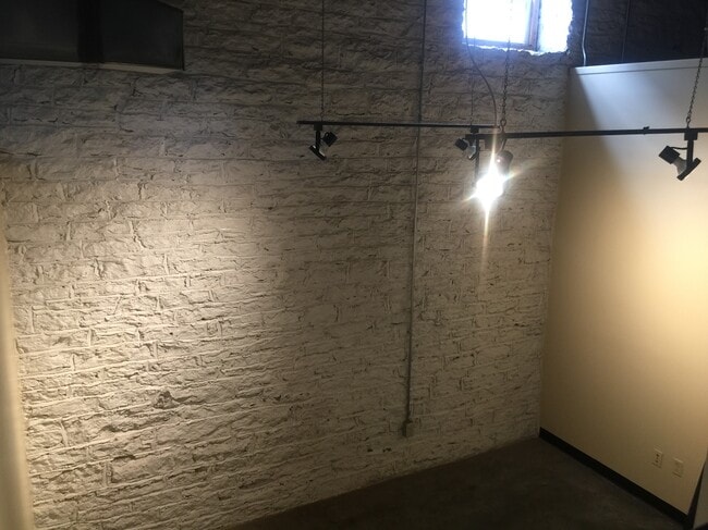 127 BR - 585 Upper S St Unit Loft 127