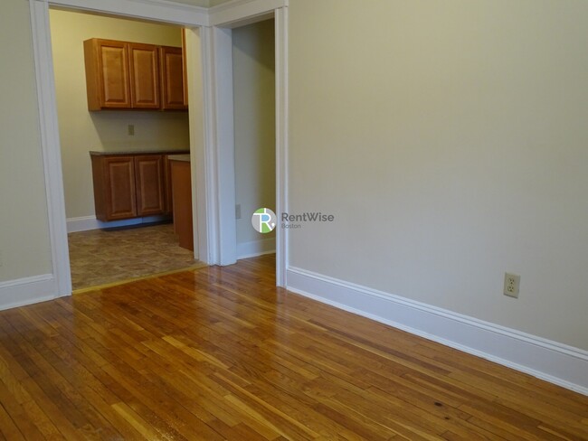 Building Photo - 223 Essex St Rental