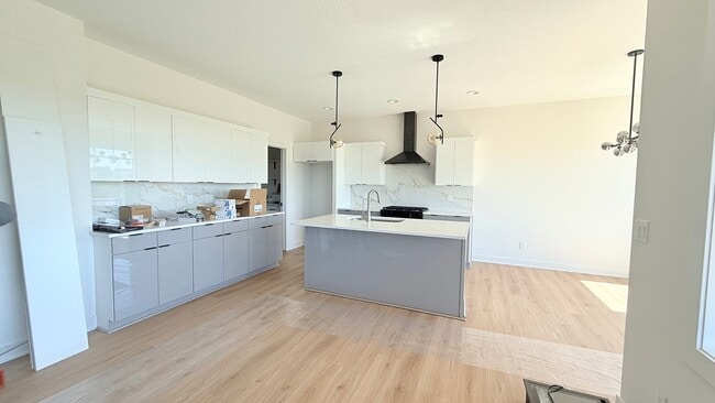 1100 NW Sproul Dr