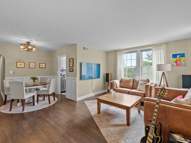 Enjoy Comfortable Arlington Living at Old Glebe Road!