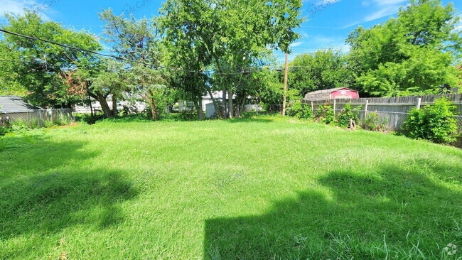 Building Photo - 816 Sandell Dr Rental
