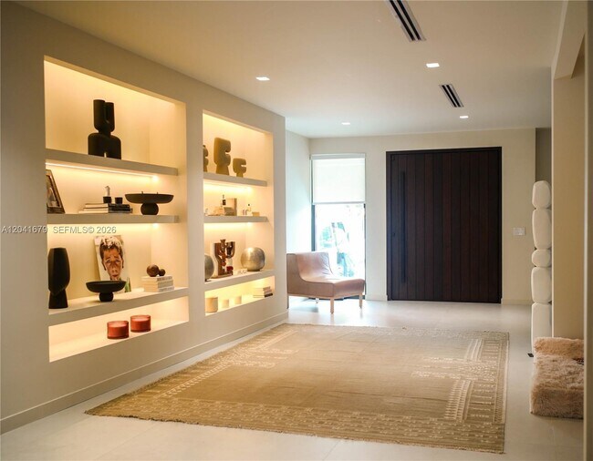 Photo - 241 NW 46th St