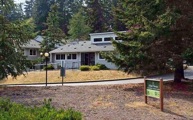 Photo - 821 High School Rd NE