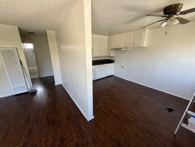 15116 Studebaker Rd Unit 7
