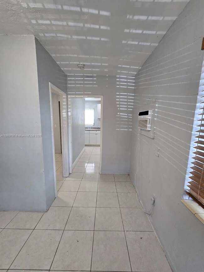 Photo - 1437 NE 110th Terrace Unidad 1