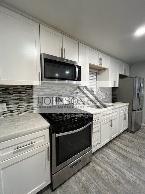 Photo - 320 W Whittier Ave