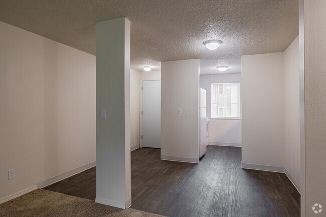 1BR, 1BA - 592SF - Dining Room