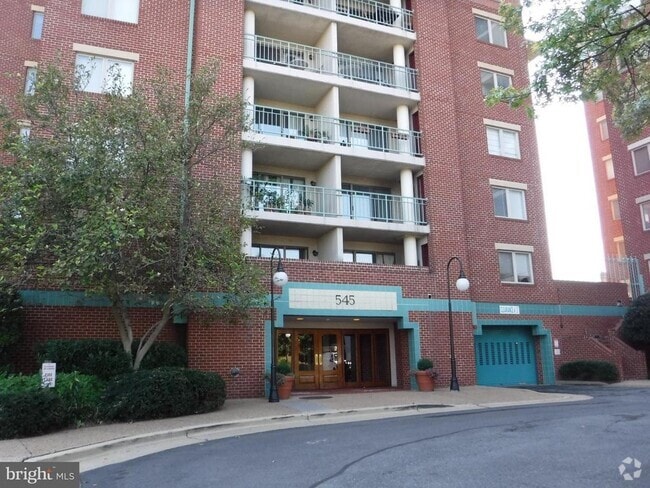 Building Photo - 545 E Braddock Rd Unit 101 Rental