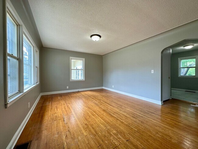 Amazing 3 Bedroom, 1 Bath house for rent!! - Amazing 3 Bedroom, 1 Bath house for rent!!