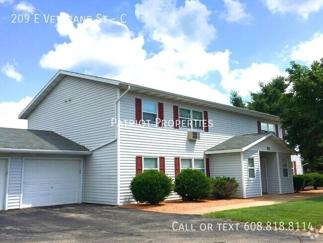 Building Photo - 209 E Veterans St Unit C Rental