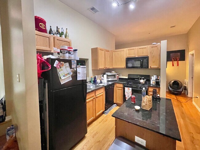 Photo - Beautiful 2BD/2BTH CONDO IN THE LOOP!