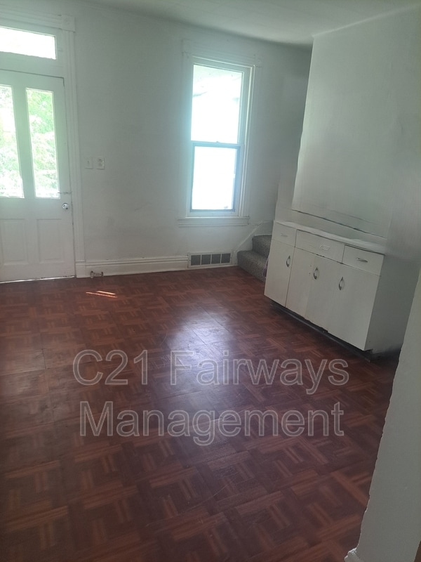 Photo - 16 Cuyler Ave