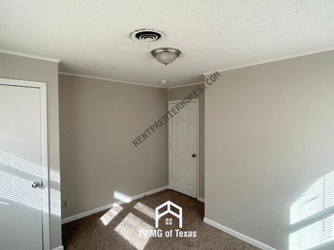 Photo - 4322 S Allegheny Ave