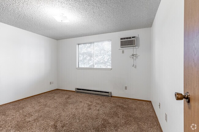 2BR, 1BA - 800SF