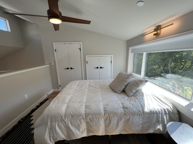 loft room - 913 Duncan Ln Unit 103