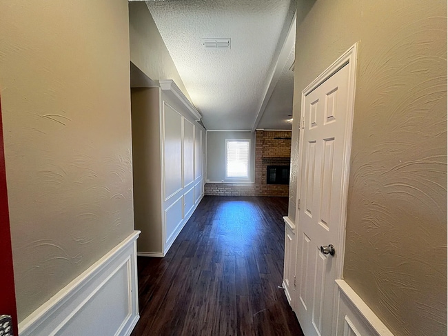 Photo - 5718 88th St