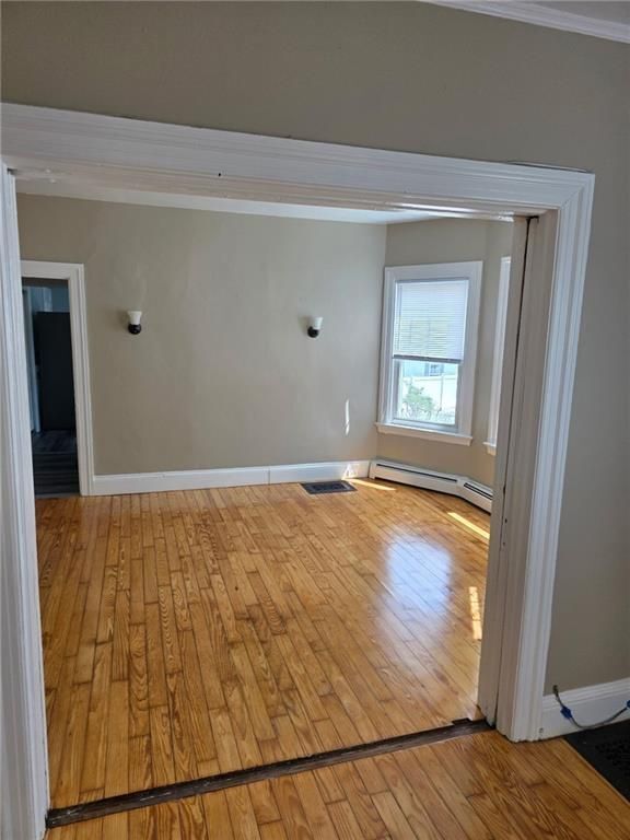 Photo - 140 Larch St