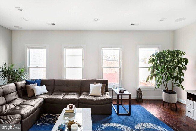 Photo - 1904 Vermont Ave NW Unidad B