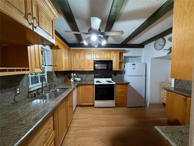 Photo - 3030 SW 57th Ave