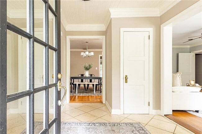 Photo - 1311 Roxboro Dr NE