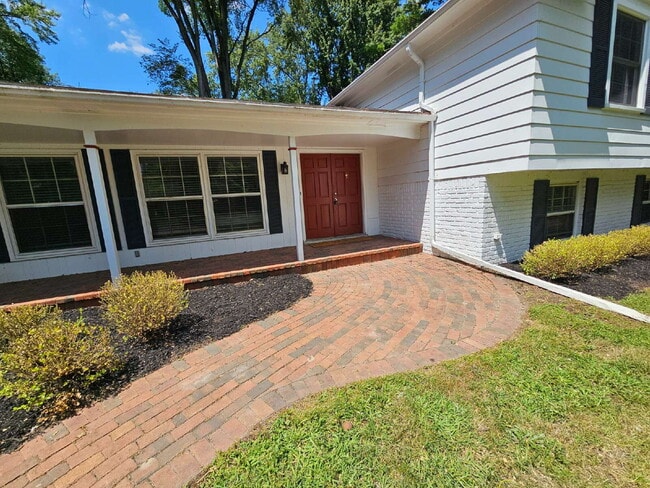 Photo - Private 4 Bedroom Home on 0.75 Acres with Great Room Fireplace, Wet Bar & 3-Season Room, 2 Car At...