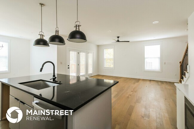 Photo - 1811 Seminary St