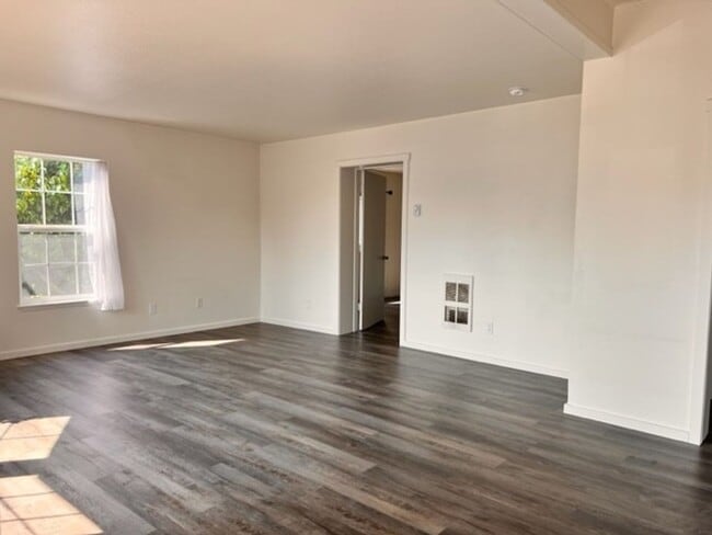 Photo - 2063 Unidad A