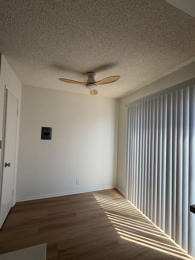 Photo - 147 Sespe Ave Unidad C