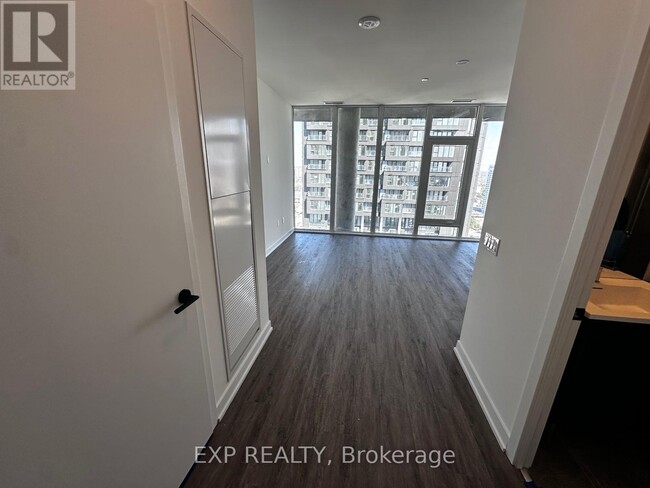 Photo - 1 Quarrington Lane Unit 2901