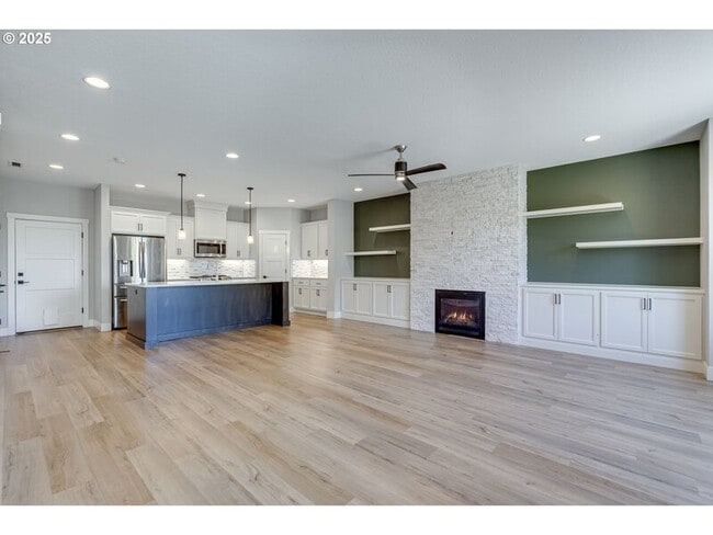 Photo - 10902 NE 119th Pl