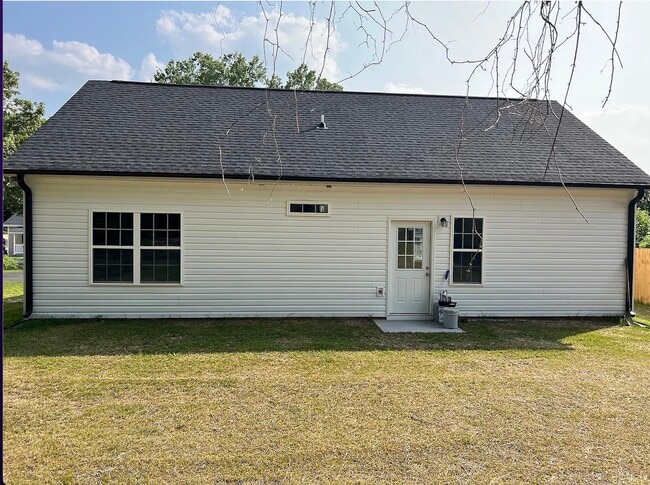 Photo - 1143 Plaid St