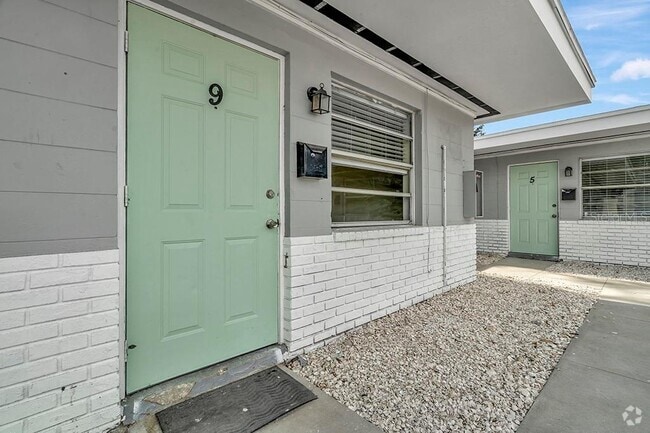 Building Photo - 6701 S West Shore Blvd Rental