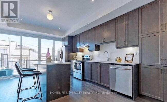 Photo - 783 Port Darlington Rd